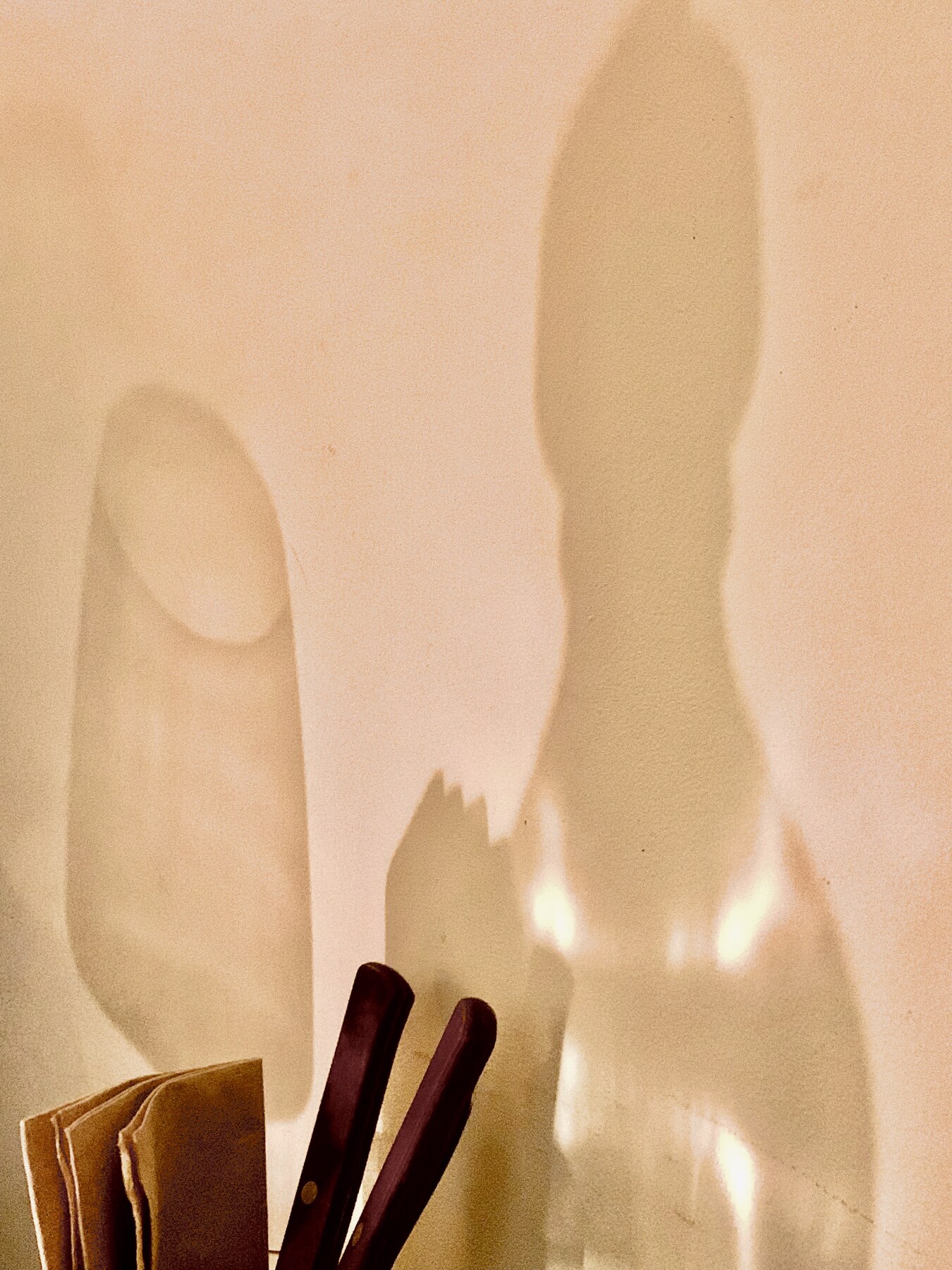 Bougeoir FORM 304 avec bougie allumée